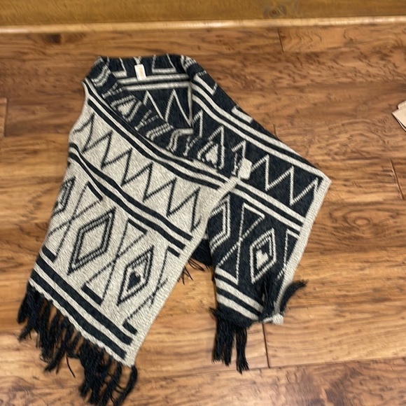 Truluv Girls Size 10 Sweater Vest - Picture 2 of 3